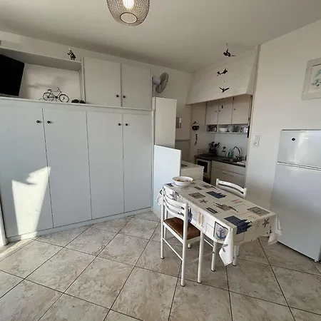 Studio Face Mer Avec Balcon, Parking Prive Et Menage Inclus - 2 Pers, St-jean-de-monts - Fr-1-224c-283 *